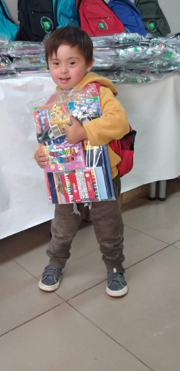 CamionerosChub's tweet photo. #CicloLectivo #2025 Comienza la inscripción para la entrega de #útiles escolares 
Se llevará a cabo a partir de este lune... https://t.co/0oLm5JcVqt #Actualidad #ArtículosDestacados https://t.co/Wry43xqPpI