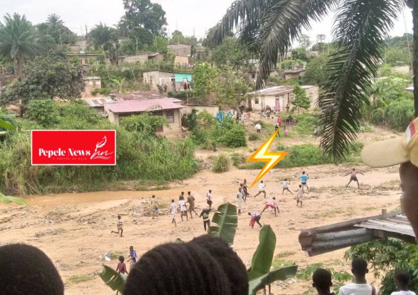 pepele_news's tweet photo. 🔴 DÉLINQUANCE JUVÉNILE À #KINSHASA | À #MALUEKA, les jeunes délinquants (KULUNA) font leur loi, jour comme la nuit. Ils se battent sous l’œil impuissant des agents de sécurité ainsi que de la population. #RDC #ngaliema  @pepele_news https://t.co/Chrp3DALkC