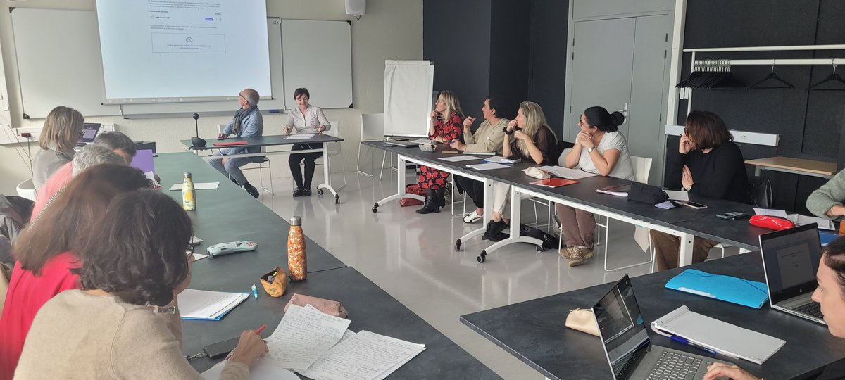 benjapaul32's tweet image. Mercredi, c&apos;est prépa concours #PerDir. Une formule qui rassemble 45 candidats pour 19 après-midis divisés en 2 : 1h30 de formation et 1h30 de travail en groupes
Une thématique hebdomadaire pour acquérir méthode et connaissances, 3 écrits et 3 oraux.🙏 aux formateurs, et tuteurs