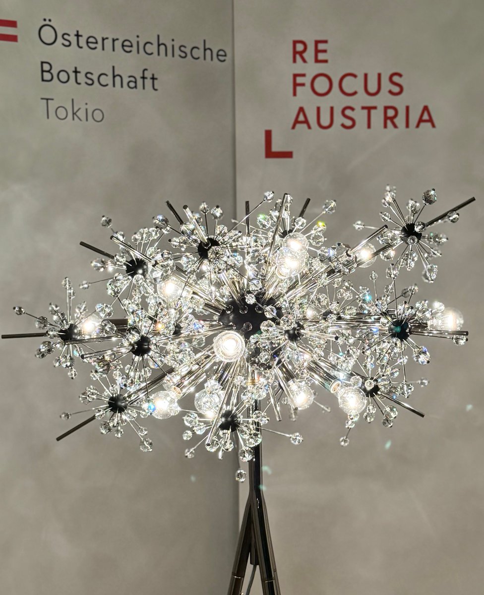 vin_fumiko's tweet image. 今日は期せずして“世界の一流品”との出逢日。グッドリブ(髙島屋)さんの試飲会ではドメーヌ･ルロワをはじめとする秀逸な生産者の新着を中心にした約50種のワインをチェック🍷 オーストリア大使館公邸では日本とオーストリアの卓越したクラフツマンシップの展覧会。The METの #Lobmeyr #Chandelier