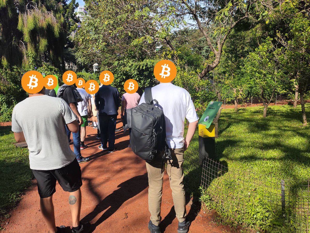 libdesatoshi's tweet photo. Siguiendo los consejos de nuestros amigos @dergigi y Pablo F7Z, por las mañanas hacemos caminatas filosofando sobre #Bitcoin #OpenSource en la Residencia B4OS 2024.
#Developers #FOSS #Coders #Programming #SeniorDevs #Grants #BitcoinDev #B4OS https://t.co/PBovjFZNsI