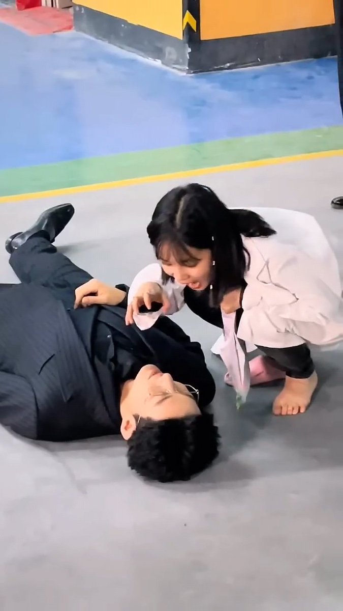 maytan80's tweet photo. 两人的气氛太欢乐了 pt 3
#这个杀手有点萌 #于龙杨咩咩甜蜜cp https://t.co/1DIOaK1rR3