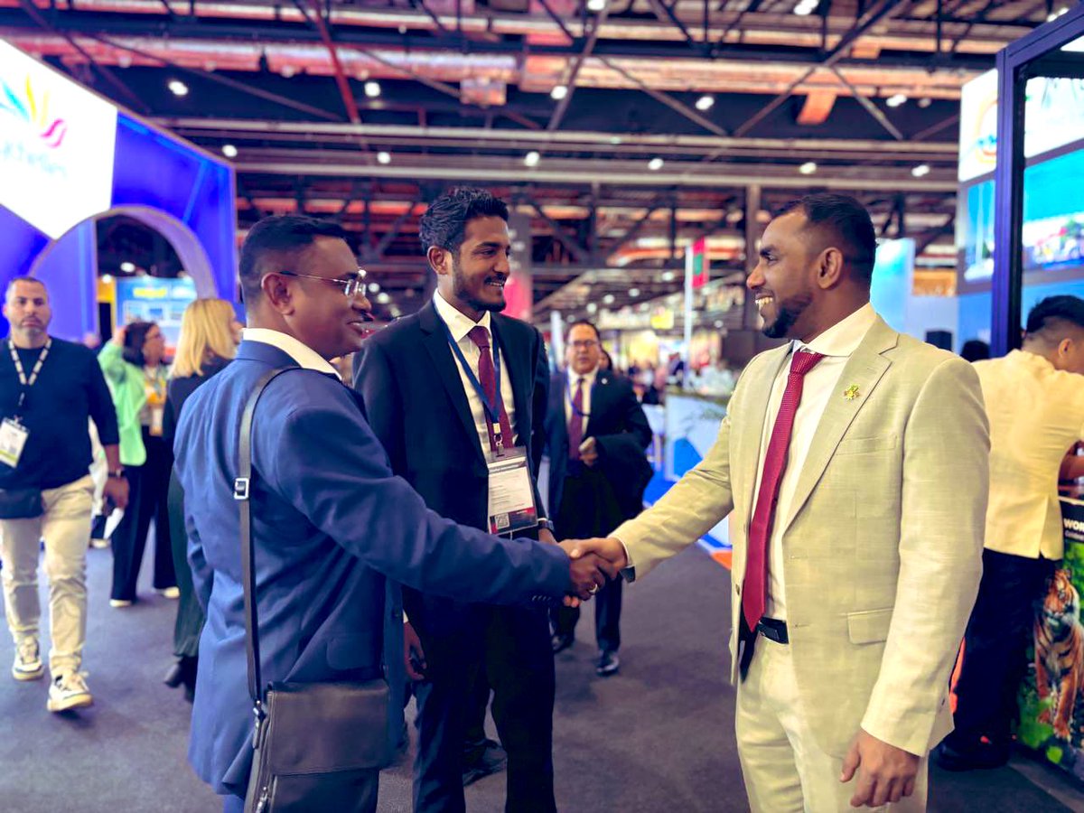 IruthishamAdam's tweet photo. 📍London, Tuesday, 5 November 2024. 
During the fantastic start of Maldives at Day 1 at #WTMLondon2024, @MDVinUK Team met the MMPRC CEO & MD Ibrahim Shiuree, Chairperson together with the Maldives tourism industry representatives. 

Young dynamic leaders @visitmaldives accompanied by Minister of Tourism @ifaisalofficial brings innovative ideas, exciting  energy , confidence and strong commitment to connect potential business partners and boost the Maldives' appeal as world leading tourist destination.  The dynamic tourism team showed their drive to collaborate with a wider network of foreign travel and media partners to develop and implement strategies for sustainable and diversified tourism throughout the Maldives.

#Maldives #VisitMaldives @MoTmv @MoFAmv #SunnySideofLife #WTMLondon #TravelPower