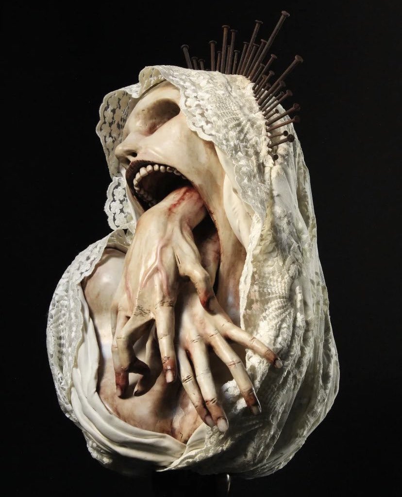 emilio_ag9's tweet photo. Interesantes propuestas del escultor mexicano Emil Melmoth, en la que explora lo macabro y lo fusiona con elementos del arte sacro. https://t.co/VT5ntjWJLe