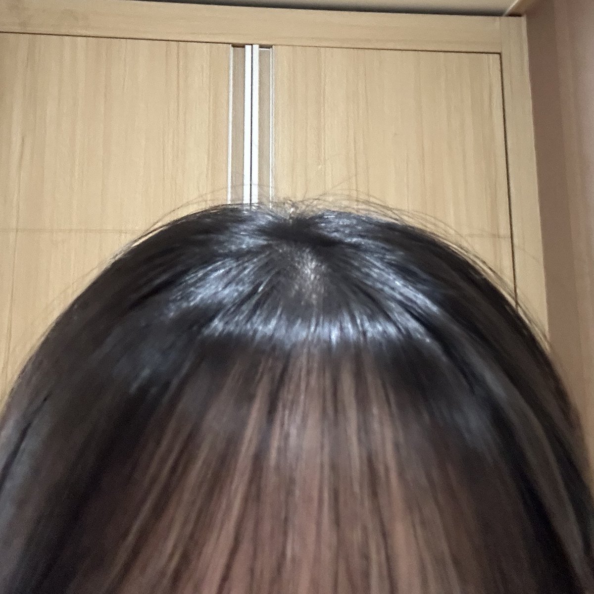 갈라지는 앞머리 탈출하기...🫠

앞머리 10년차의 비법 ✨
타래로 ⬇️⬇️