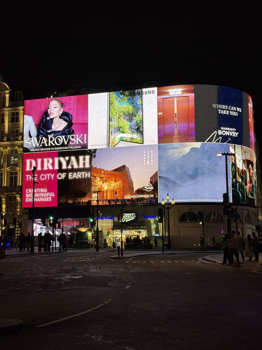 soranothmann's tweet photo. London nights https://t.co/75t59Mg7NV