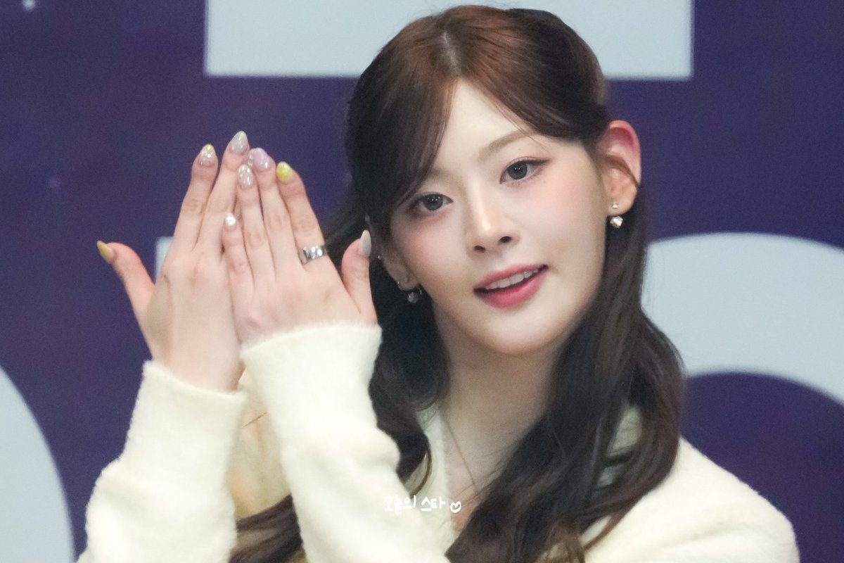 starlit_seeun's tweet photo. 241106 아이돌라디오
👑
#세은 #Seeun #윤세은 #princesseun  
#스테이씨 #stayc https://t.co/hNjWULg2NX