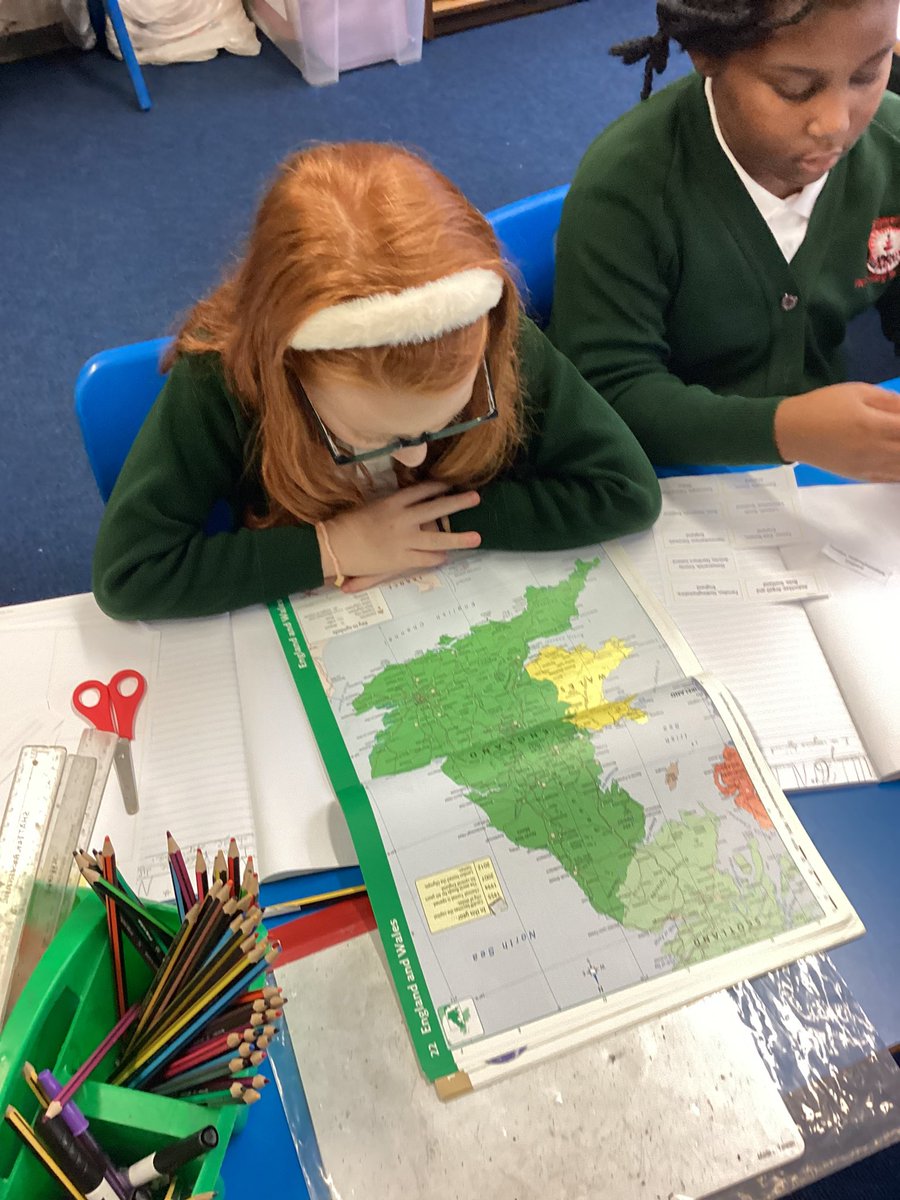 StMM_2021's tweet image. Year 3/4 have used an atlas to locate different types of settlements #hamlets #towns #villages #cities