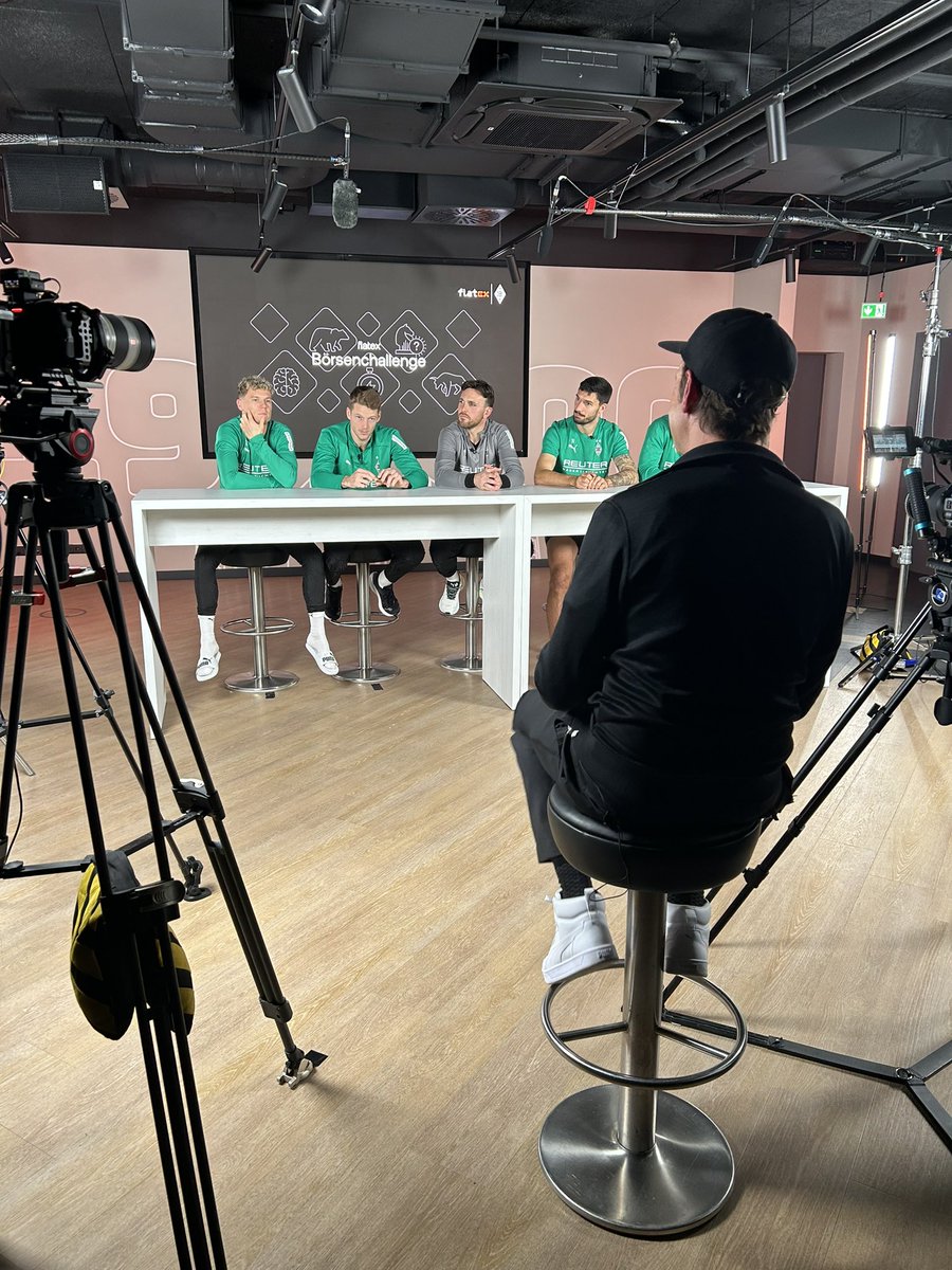 KristianVolaric's tweet photo. Sponsoren-Termin mit Videodreh im Borussia-Park. Danke an Knippi und die Spieler. https://t.co/3KQjy1Tojj