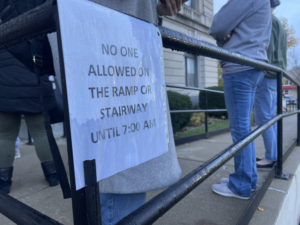 MattBlacInc's tweet image. DAY 1️⃣ 7️⃣ #Delphi Double Murder Trial |  

No clue what is happening today, other than the public was not allowed to queue before 7️⃣am.
#AllEyesOnDelphi