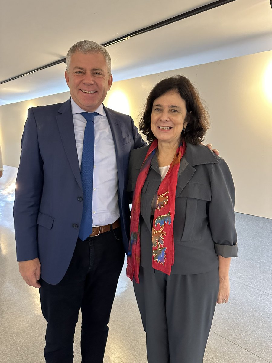 ZelmuteMarten's tweet photo. Muito positivo o meu encontro de trabalho com a Ministra Nízia Trindade. Tratamos de mutirão de exames, consultas e cirurgias em São Lourenço do Sul, ampliação do teto para obtenção de emendas parlamentares para o hospital São João da Reserva, entre outras importantes pautas. https://t.co/XCeUz4F2zC