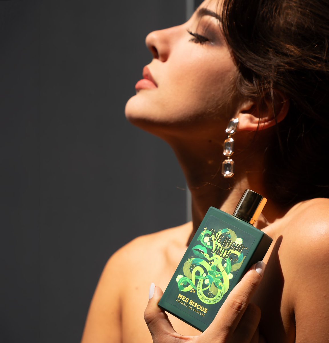 Fall in love at first spritz with One Night Only by Mes Bisous. 🌹✨ 

This fragrance brings a blend of sultry florals, warm amber, and a hint of spice for an unforgettable, magnetic scent experience. Perfect for date night or any night you want to feel your best. 🖤