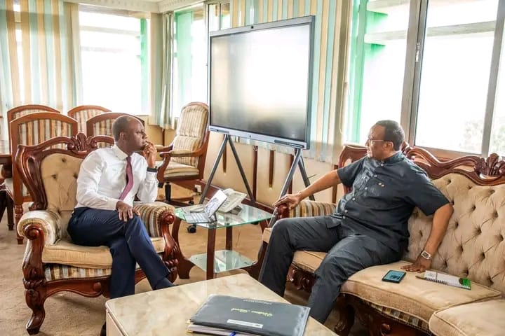 McpapaaD's tweet photo. The most hardworking Kenya Ps @jmueke always making sure he delivers the promises of KK government for the success https://t.co/20bkyGgIGu