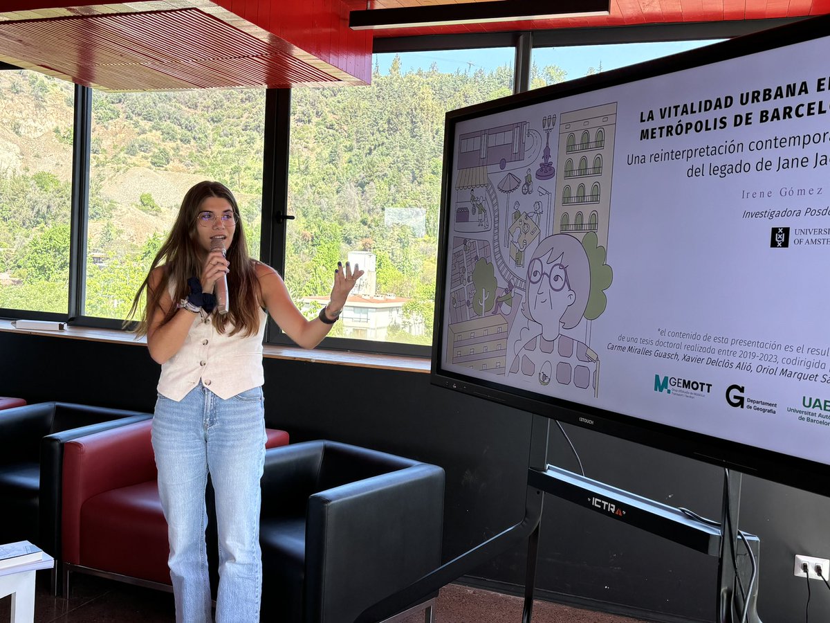Gabriela Elgueta (@gabyelguetap) on Twitter photo En #MesDelUrbanismo comentamos con <a href="/irenitayyo/">Irene Gómez Varo</a>, Ma José Castillo de <a href="/Muni_provi/">Muniprovi</a> <a href="/lfuentesarce/">Luis Fuentes</a> <a href="/asenoret/">Andrés Señoret</a>
<a href="/CedeusChile/">Centro de Desarrollo Urbano Sustentable - CEDEUS</a> en el <a href="/IEU_T/">Instituto de Estudios Urbanos y Territoriales UC</a> el aporte de #JaneJacobs en vitalidad urbana y cómo mejorar experiencia de personas desde el trabajo <a href="/Minvu/">MINVU - Chile</a> con ciudades y barrios más justos En #MesDelUrbanismo comentamos con <a href="/irenitayyo/">Irene Gómez Varo</a>, Ma José Castillo de <a href="/Muni_provi/">Muniprovi</a> <a href="/lfuentesarce/">Luis Fuentes</a> <a href="/asenoret/">Andrés Señoret</a>
<a href="/CedeusChile/">Centro de Desarrollo Urbano Sustentable - CEDEUS</a> en el <a href="/IEU_T/">Instituto de Estudios Urbanos y Territoriales UC</a> el aporte de #JaneJacobs en vitalidad urbana y cómo mejorar experiencia de personas desde el trabajo <a href="/Minvu/">MINVU - Chile</a> con ciudades y barrios más justos