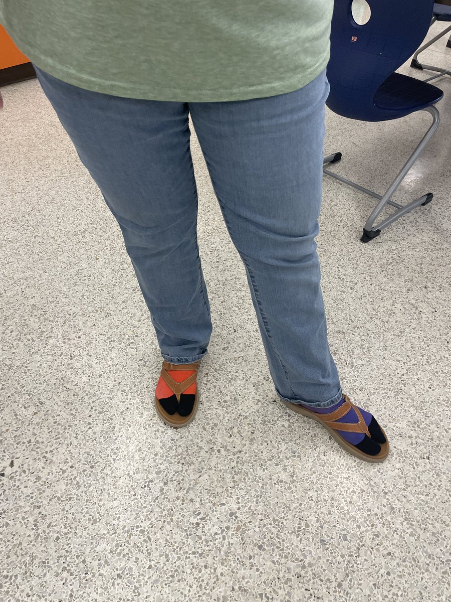 2nd grade was super excited to receive special #AdobeEduCreative swag today! They were the 1st grade level fully signed up for our upcoming days of creativity! Way to go, <a href="/MrsRathbone23/">Nicole Rathbone</a> <a href="/Mrs_S_Johnson24/">Mrs. Stephanie Johnson</a> &amp; team! <a href="/AdobeForEdu/">Adobe For Education</a> <a href="/AdobeExpress/">Adobe Express</a> <a href="/weziRthindwa/">Wezi R. Thindwa</a> <a href="/jlubinsky/">Jesse Lubinsky</a> <a href="/KarlaYo78612102/">Karla Young</a>