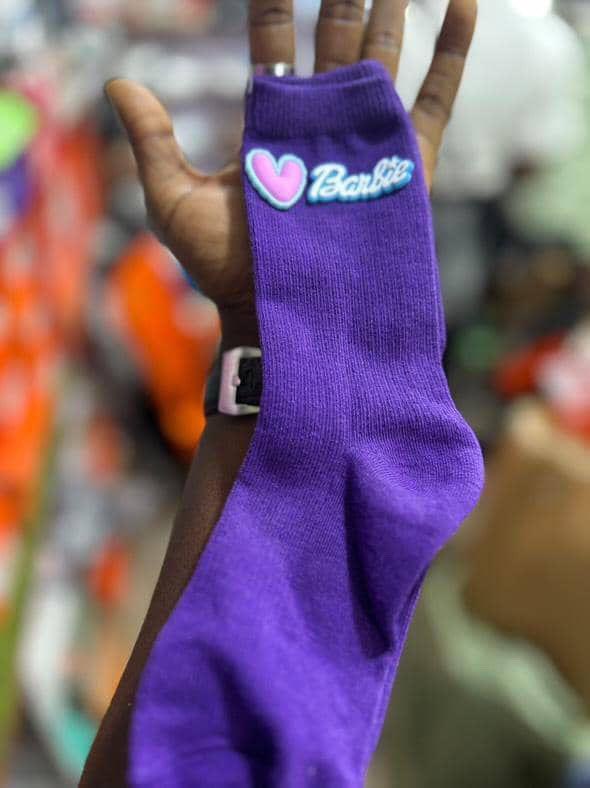 theyoungtrybe's tweet image. Barbie Crocs Socks are now available and selling out fasttt

Don’t snooze on this beauties 🫧💗🌸

🎀 Price- 6k only

Send that DM to add this to your Crocs order📩✨

#barbiesocks
#crocsinlagos