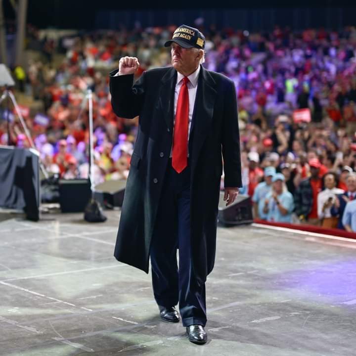 msmotivationwla's tweet photo. @realDonaldTrump फिर एक बार, ट्रंप सरकार...!!अमेरिका में डोनाल्ड ट्रंप की राष्ट्रवादी सरकार बनने पर समस्त अमेरिकावासियों को हार्दिक शुभकामनाएं।Donald J. Trump  की सरकार बनने से भारत और अमेरिका के रिश्ते और अधिक मजबूत होंगे। पुनः हार्दिक बधाई..!!!
#USAElections2024 #Trump2024 https://t.co/SKEExNLF4Y