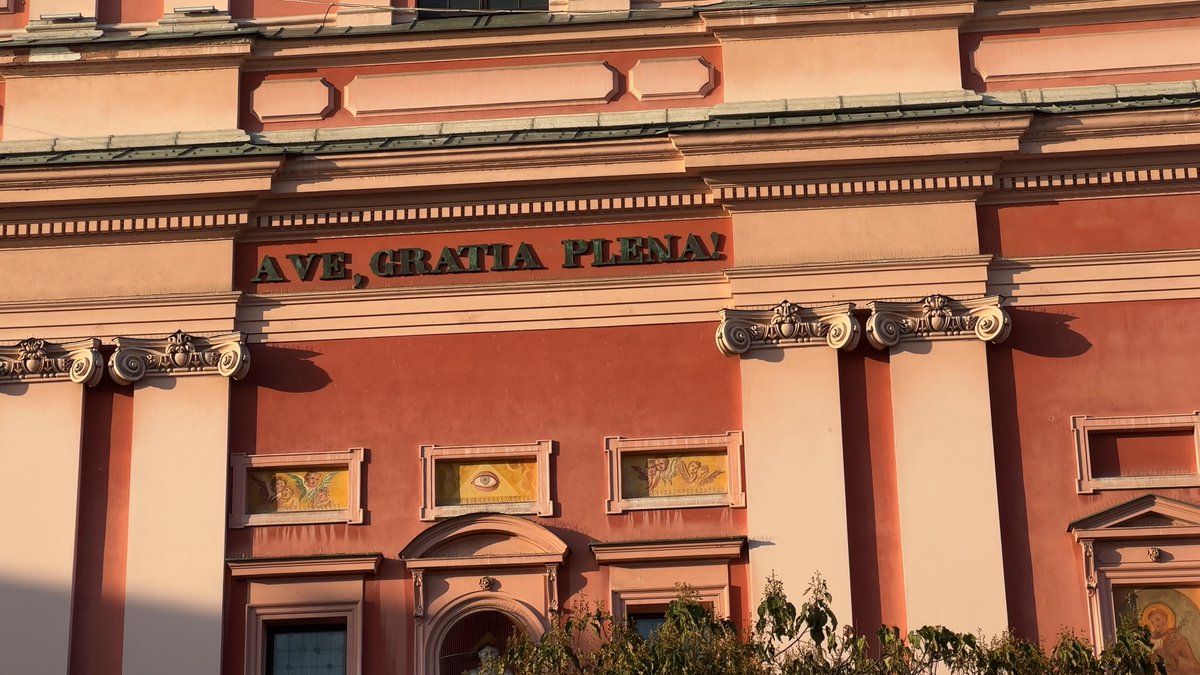 Traveloka Indonesia tweet media