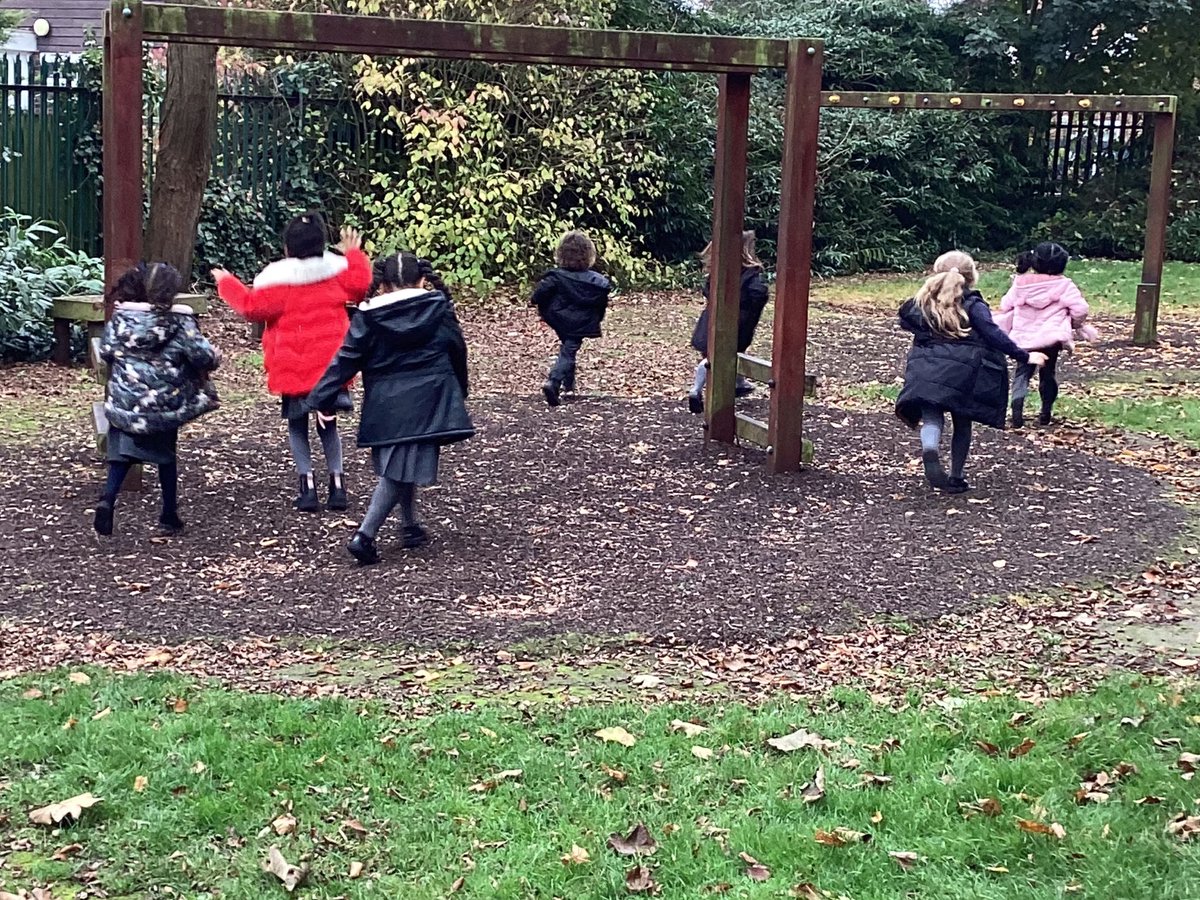 OurLadysCP's tweet image. EYFS have been on a shape hunt in the outdoor area and found circles and triangles @OurLadyandAllS1 #MathsinAction #CST
