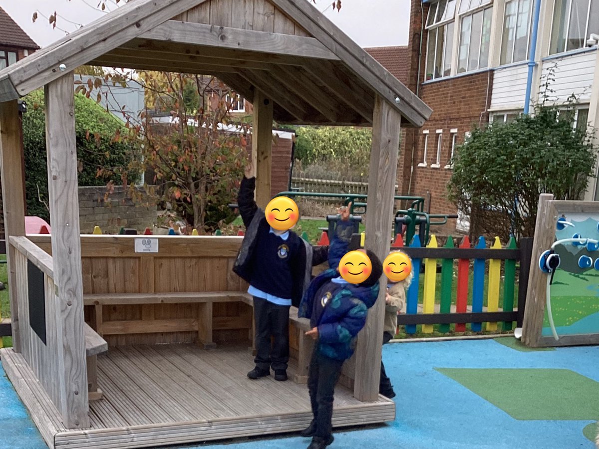 OurLadysCP's tweet image. EYFS have been on a shape hunt in the outdoor area and found circles and triangles @OurLadyandAllS1 #MathsinAction #CST
