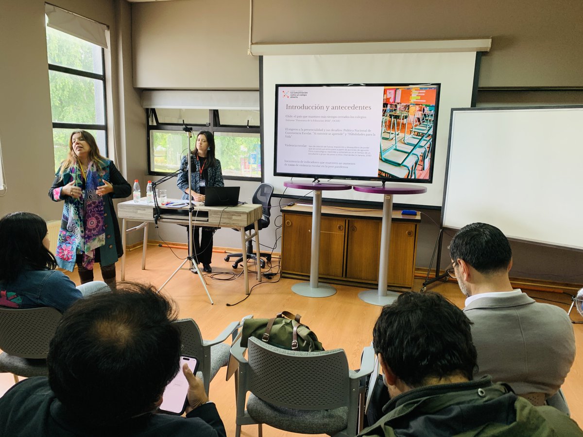 Jmartinne's tweet image. Comenzó la primera jornada del X Congreso #Incom en la @UFrontera y disfrutando -y aprendiendo- en la mesa de comunicación y educación 🎙️