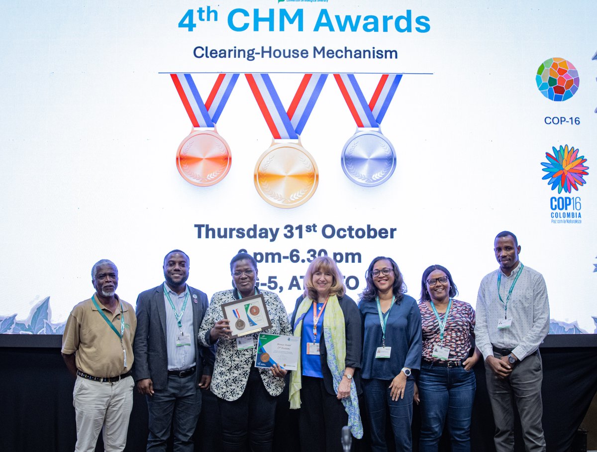 #WCSMozambique  participates in #COP16 where #Mozambique wins the bronze medal of the  Clearing House Mechanism Awards of the Convention on Biological  Diversity:
mozambique.wcs.org/About-Us/News/…