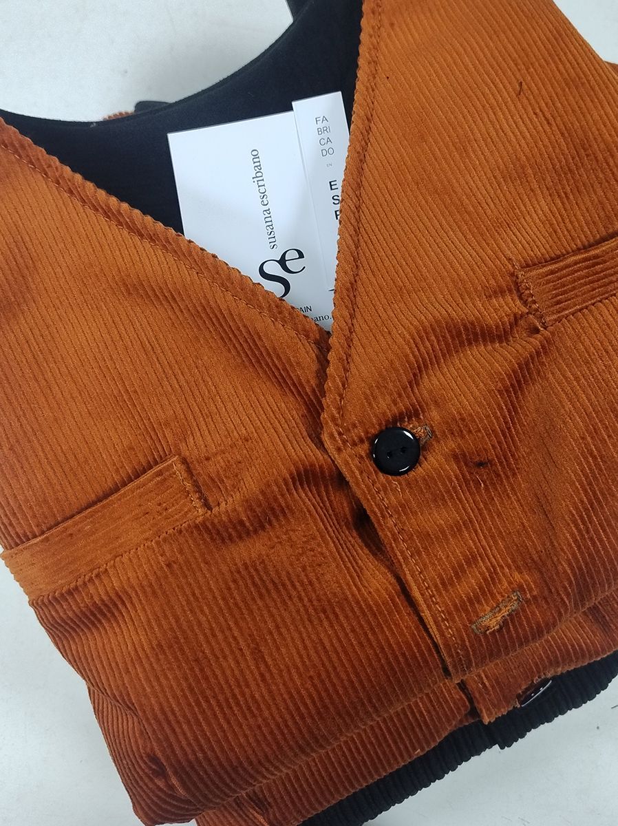 susanascribano's tweet image. &quot;Un chaleco a medida: estilo, carácter y elegancia en cada puntada 🕴️✨. Porque los detalles hacen la diferencia 🤵 #ModaAMedida #EstiloMasculino #Elegancia #ChalecoPerfecto #HechoConPasión #DiseñoÚnico #LookConEstilo #TallerDeConfección&quot;

buff.ly/3hMPJGe