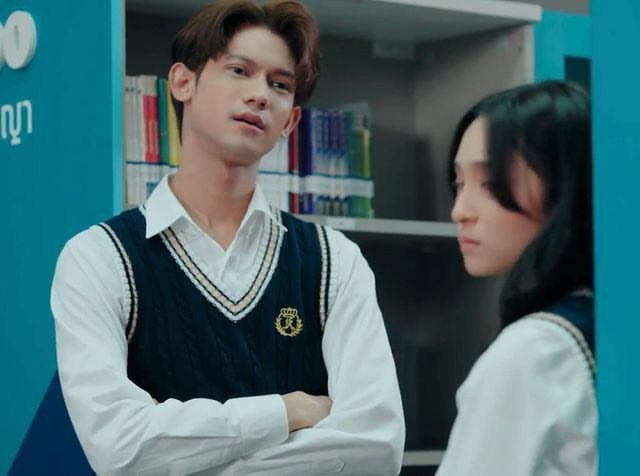 agunfc_id's tweet photo. Episode pertama malam ini, silahkan ikuti serialnya dan "Mark"🧡 
🏫🎼🩸🔍
🕚Waktu: 23:00 (thai time) 
📺Saluran GMM25 
#TheChorusClubเสียงบาดตาย
#TheChorusClubEP1 #GMM25 #OneD https://t.co/PvnvUTzUXv