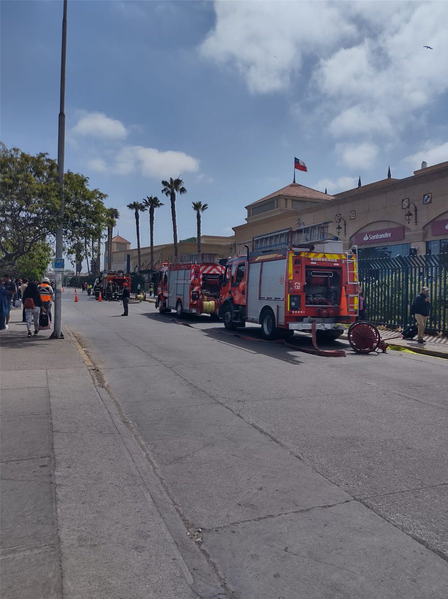 Realizan simulacro en Mall Plaza #LaSerena, donde participa Bomberos, Seguridad del Mall, Monitores de emergencia y SENAPRED.
