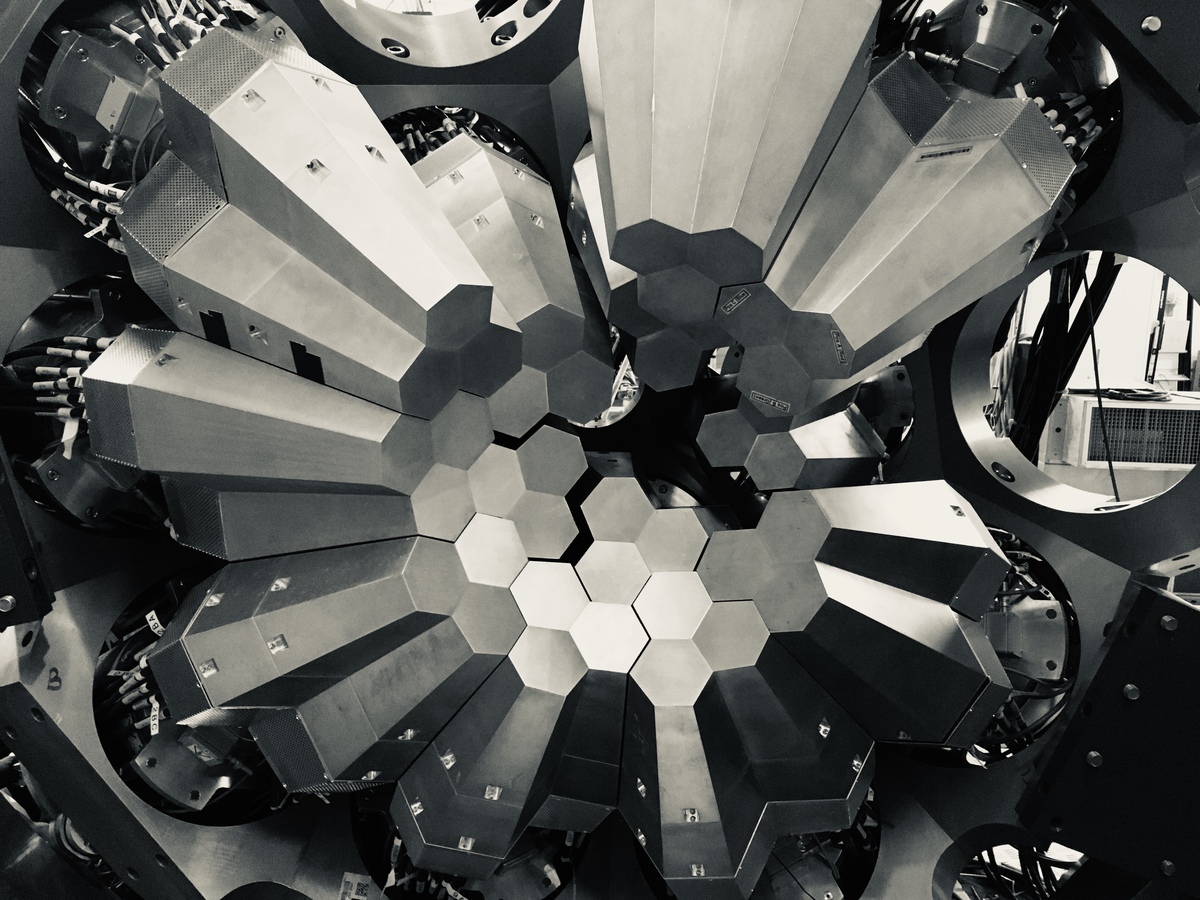 CNRS Occitanie Ouest (@cnrs_toulouse) on Twitter photo RDV #science 💡 | Dans ce nouvel épisode de Détour vers le futur, découvrez ce qui se cache au-delà du visible ! Un décryptage des mystères de la physique quantique apporté par Gonzague Agez et <a href="/jubobroff/">Julien Bobroff</a>.
🤝 Co-produit avec le <a href="/QuaiDesSavoirs/">Quai Des Savoirs</a>
🎧 podcast.ausha.co/detour-vers-le… RDV #science 💡 | Dans ce nouvel épisode de Détour vers le futur, découvrez ce qui se cache au-delà du visible ! Un décryptage des mystères de la physique quantique apporté par Gonzague Agez et <a href="/jubobroff/">Julien Bobroff</a>.
🤝 Co-produit avec le <a href="/QuaiDesSavoirs/">Quai Des Savoirs</a>
🎧 podcast.ausha.co/detour-vers-le…