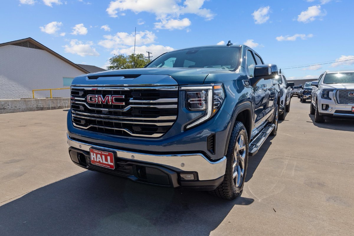 hallchevygmc's tweet photo. 💥Save on the 2024 GMC Sierra 1500 SLT! 💥

Get $10,000 off MSRP on the 2024 GMC Sierra 1500 SLT! 🤩This truck brings the perfect blend of strength and comfort, making it the ideal companion for any job! Come check it out today! 🏃💨

#GMCSierra #HallGMC #TruckDeals #SaveBig https://t.co/9nmgOg6tr1
