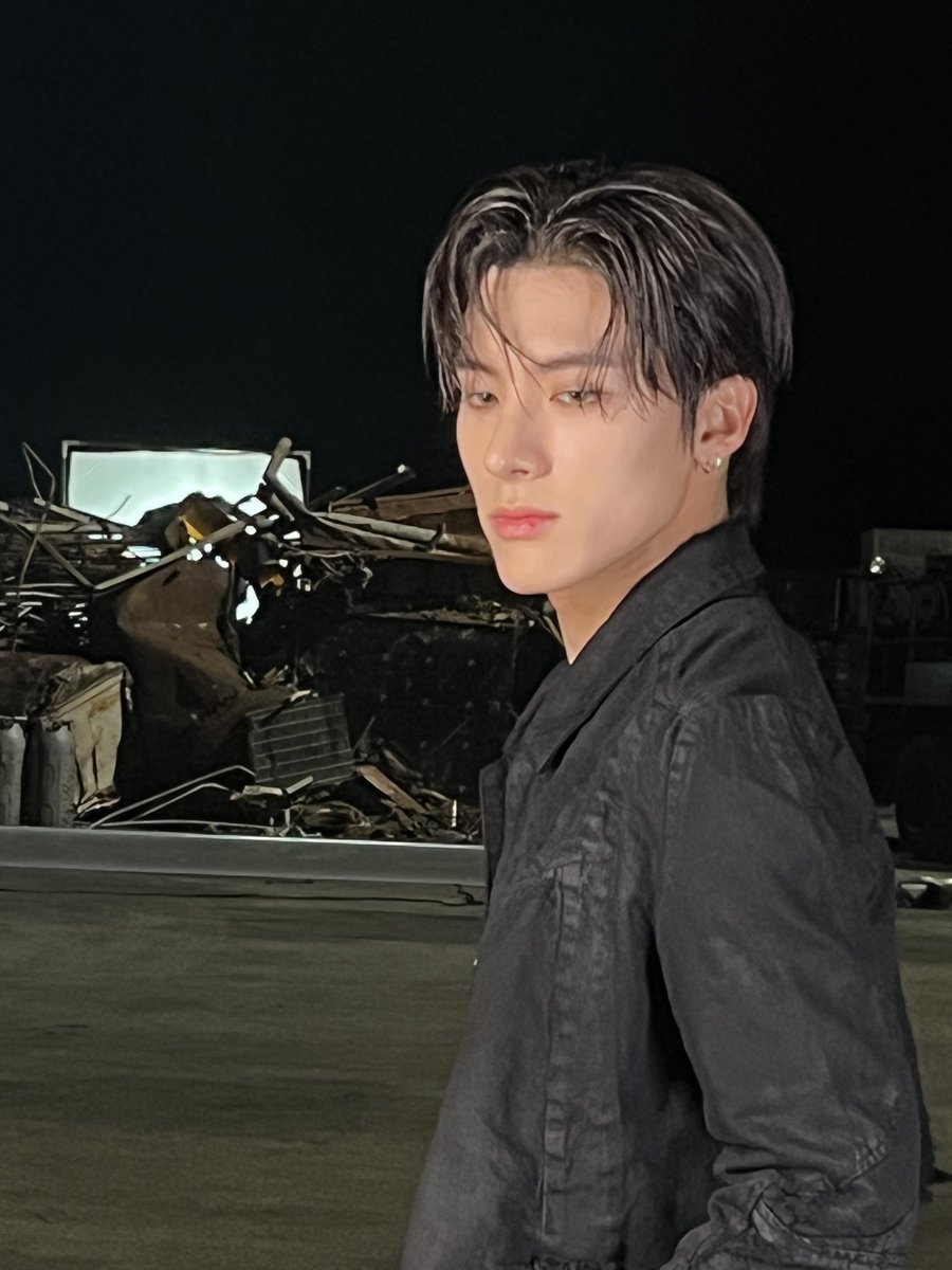 WE_THE_BOYZ's tweet image. [ERIC] thank you so much theB ❤️
1위 고마워!! 첫 주 끝! 이번 주도 파이팅 우리 더비 &amp;amp; 덥즈 😎