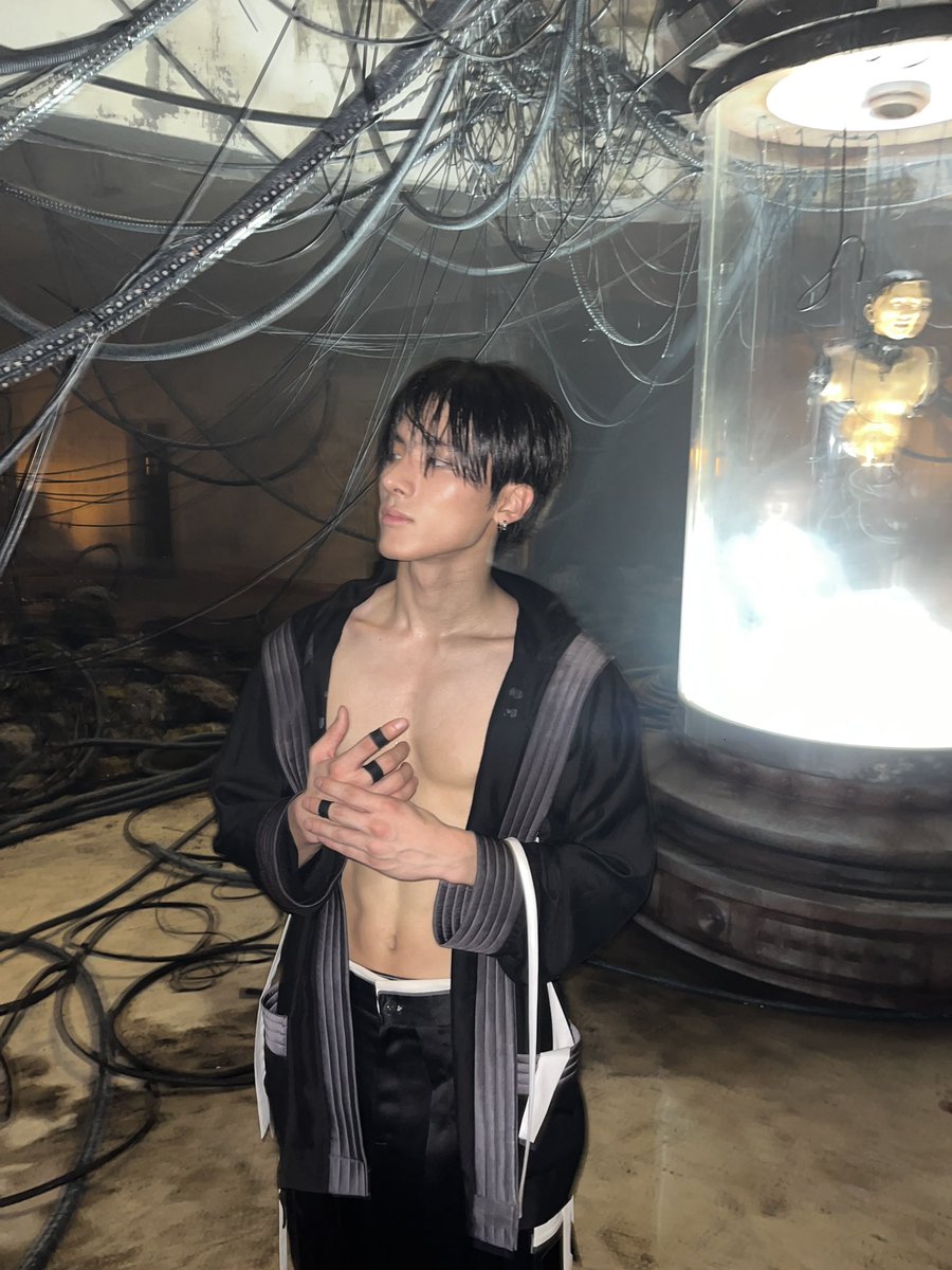 sohnericthinker's tweet image. WHAT THE ACTUAL FUCK ERIC SOHN

#THEBOYZ #ERIC #더보이즈 #에릭