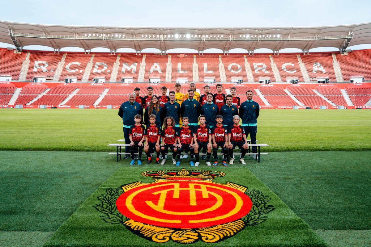 RCDMallorcaBase's tweet photo. 𝐑𝐂𝐃 𝐌𝐚𝐥𝐥𝐨𝐫𝐜𝐚 | Alevín A | Alevín B ❤🖤 https://t.co/w1MuMJW1hM