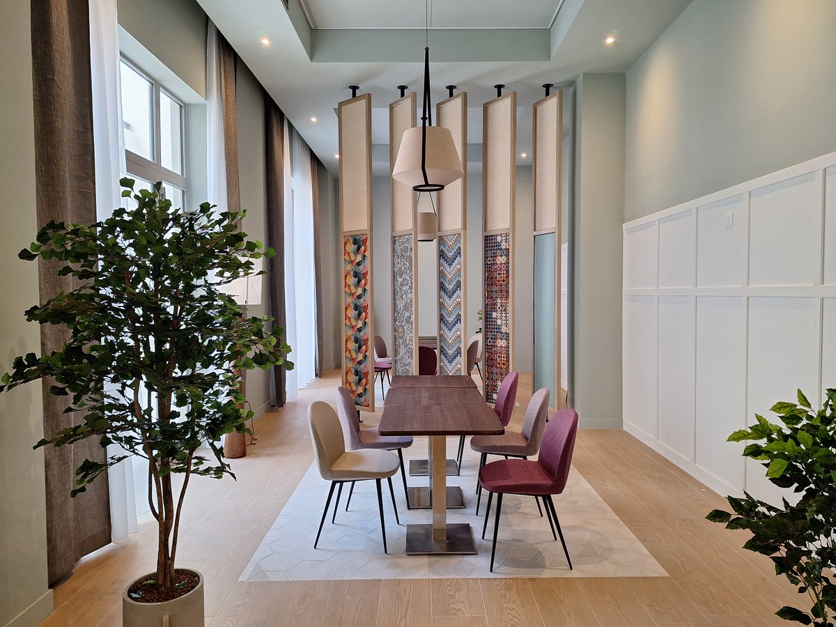 La Poste Groupe AURA (@lpnews_aura) on Twitter photo Visite en avant-1ère de la Résidence Services Seniors <a href="/JardinsdArcadie/">Jardins d'Arcadie</a> Grand Poste <a href="/saint_etienne_/">Ville Saint-Étienne</a> pour le <a href="/Leprogresloire/">Le Progrès Loire</a> . Réhabilité par <a href="/Poste_Immo/">La Poste Immobilier</a>, l’emblématique immeuble stéphanois de <a href="/GroupeLaPoste/">La Poste Groupe</a> propose des appartements et des espaces communs chaleureux et modernes. Visite en avant-1ère de la Résidence Services Seniors <a href="/JardinsdArcadie/">Jardins d'Arcadie</a> Grand Poste <a href="/saint_etienne_/">Ville Saint-Étienne</a> pour le <a href="/Leprogresloire/">Le Progrès Loire</a> . Réhabilité par <a href="/Poste_Immo/">La Poste Immobilier</a>, l’emblématique immeuble stéphanois de <a href="/GroupeLaPoste/">La Poste Groupe</a> propose des appartements et des espaces communs chaleureux et modernes.