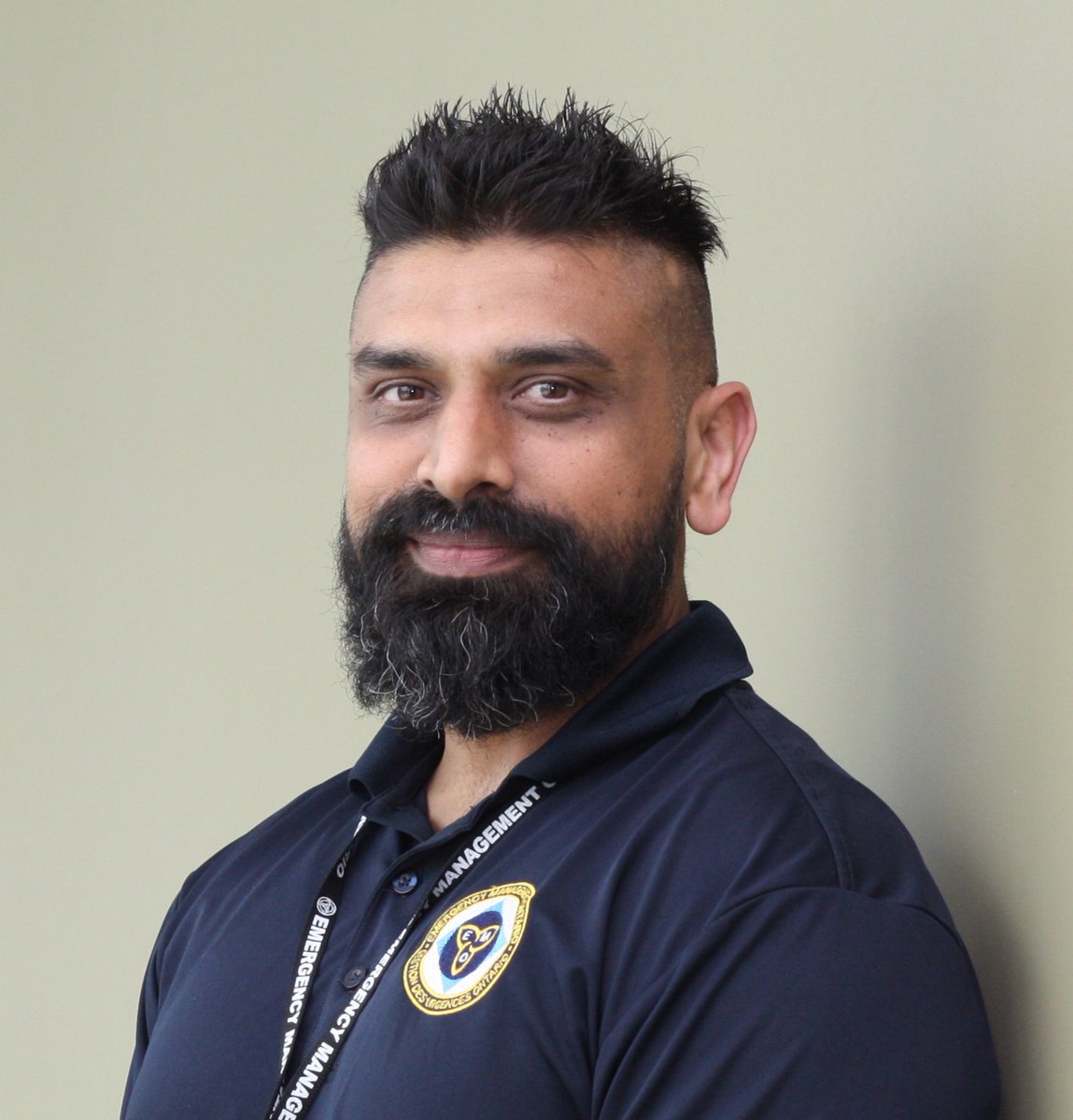 PreparedON's tweet photo. This #VeteransWeek, meet Dilprit, an eight-year veteran and EMO Team Lead. His military experience shapes his work today, designing large-scale exercises and training emergency management professionals.
#OPSatWork #RemembranceWeek https://t.co/crUVQYNgL7