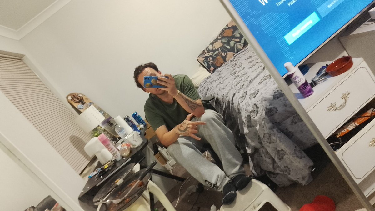 VirginityCheckr's tweet photo. I'm back https://t.co/rf8rKuWPHE