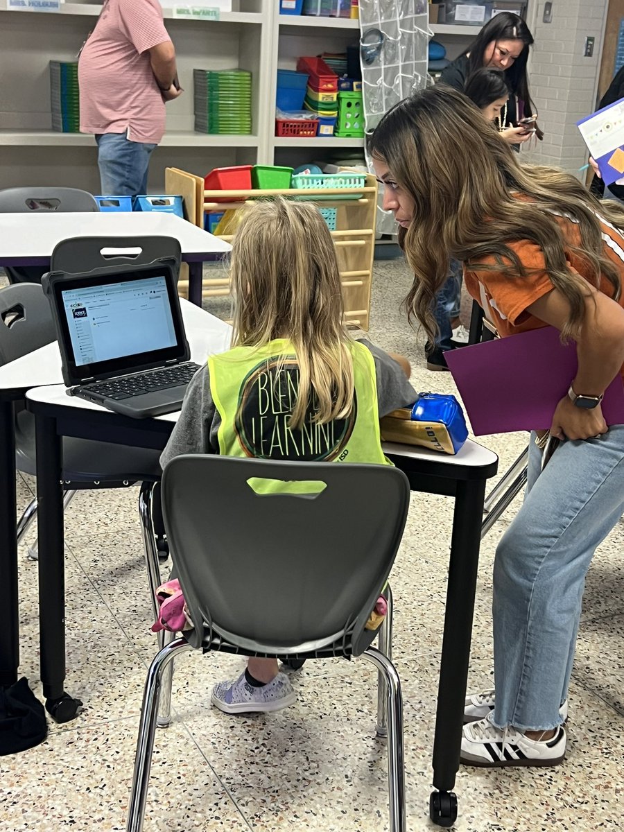 We’re proud to support &amp; celebrate the awesome job done in #ECISDblendED classrooms at <a href="/PeaseMustangs/">Pease Elementary</a>! 💪🏼

This morning was their Blended Learning Showcase &amp; we were blown away with their intentional use of data &amp; instructional resources to level up learning! 🍎💻📝🥳 #ECISDproud