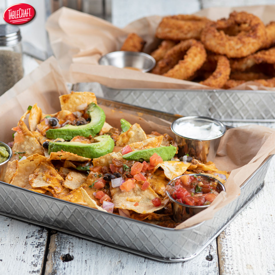 tablecraft_fs's tweet image. It&apos;s #NationalNachoDay, and we&apos;re serving up the cheesy goodness in style! 🧀 Our Lattice Collection 12&quot; Serving Platter (10039) is here to take your nacho game up. Pile it high, scoop it up, and let the deliciousness begin for your customers! 🌮 #nachos #LatticeCollection