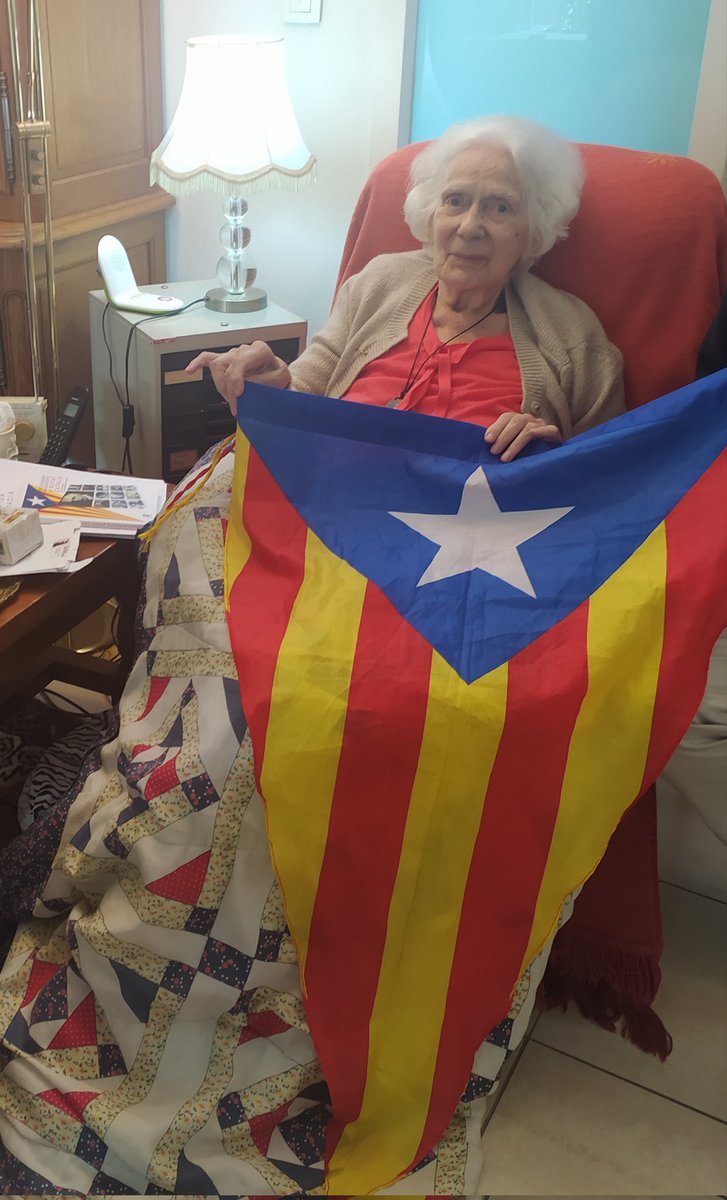 Ens ha deixat a Perpinyà Maria Rosa Marmé,filla de Pere Marmé, voluntari als Fets de Prats de Molló amb els voluntaris Estat Català.Maria Rosa va ser una lluitadora de la memoria històrica i participava habitualment als dels Fets de Prats de Molló. Una de les nostres! <a href="/AssocCasa/">Associació Casa Macià</a>