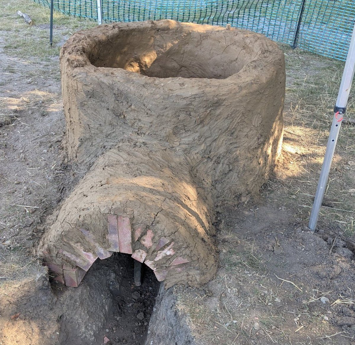 Every research and experiment since the discovery of the Roman kiln site in 1966 has improved our knowledge about the kiln. 🏺🔥

Learn more about the kiln experiments by visiting our Temporary Roman Kiln exhibition at Highgate Wood.