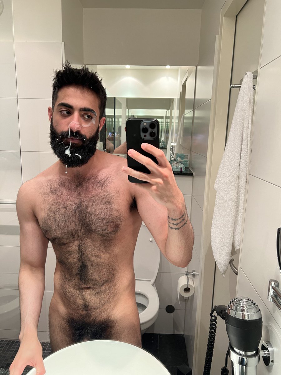 TheBedouinX's tweet photo. The biggest cum shot ive ever received by @HairyOtter_7  😋

Hat to run to the toilet for a photoshoot.

Already up on JFF (Link in Bio) https://t.co/qKgZnx2Rqg