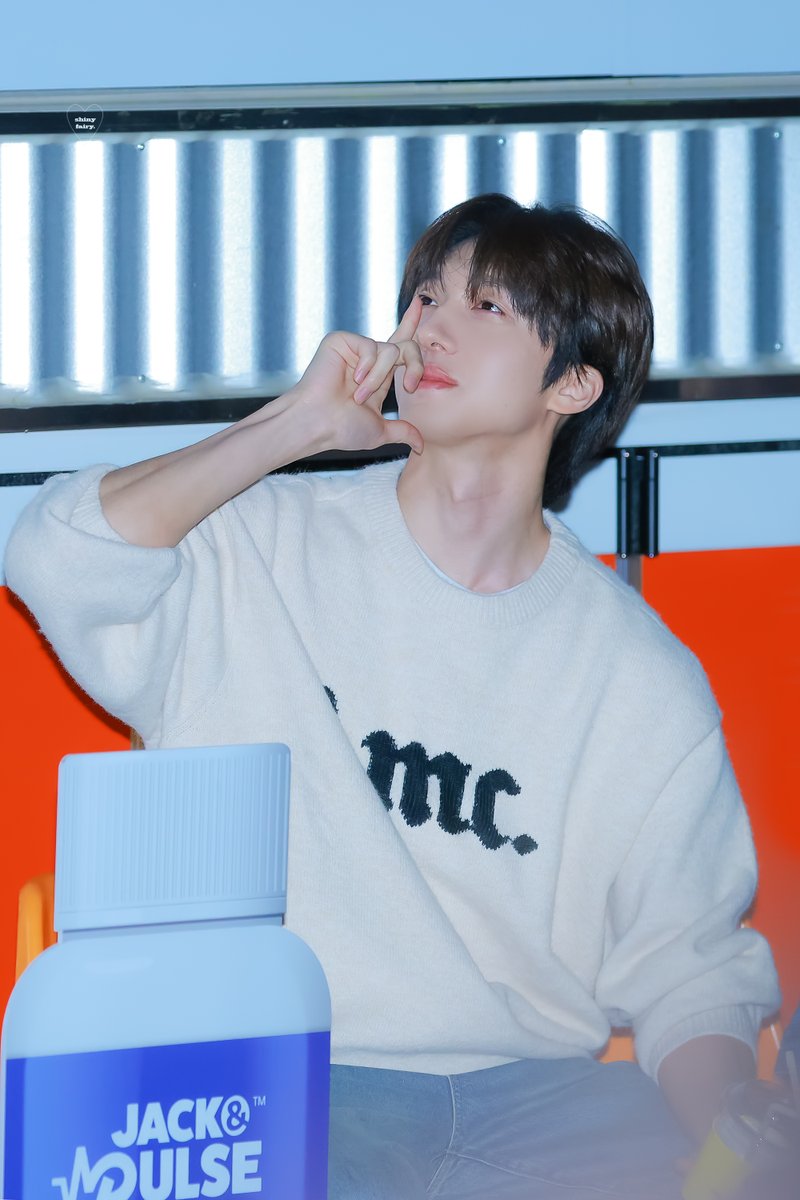 ShinyFairy_cn's tweet photo. 241101 남자의악마 ( ⸝⸝⸝  ⸝⸝⸝ )..♡
#찬희 #CHANI https://t.co/YGSWsF3nkR