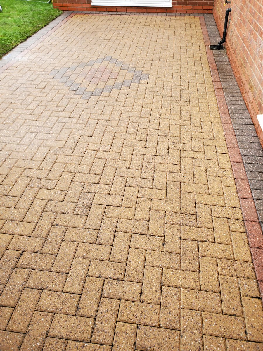 PVCclean's tweet photo. Even after 18 years, I still get a buzz out of cleaning properties, especially when results are this good......! 🤩
#B4&amp;After #WellChuffed #HollandHouse #Preston https://t.co/mk6unBtpAw