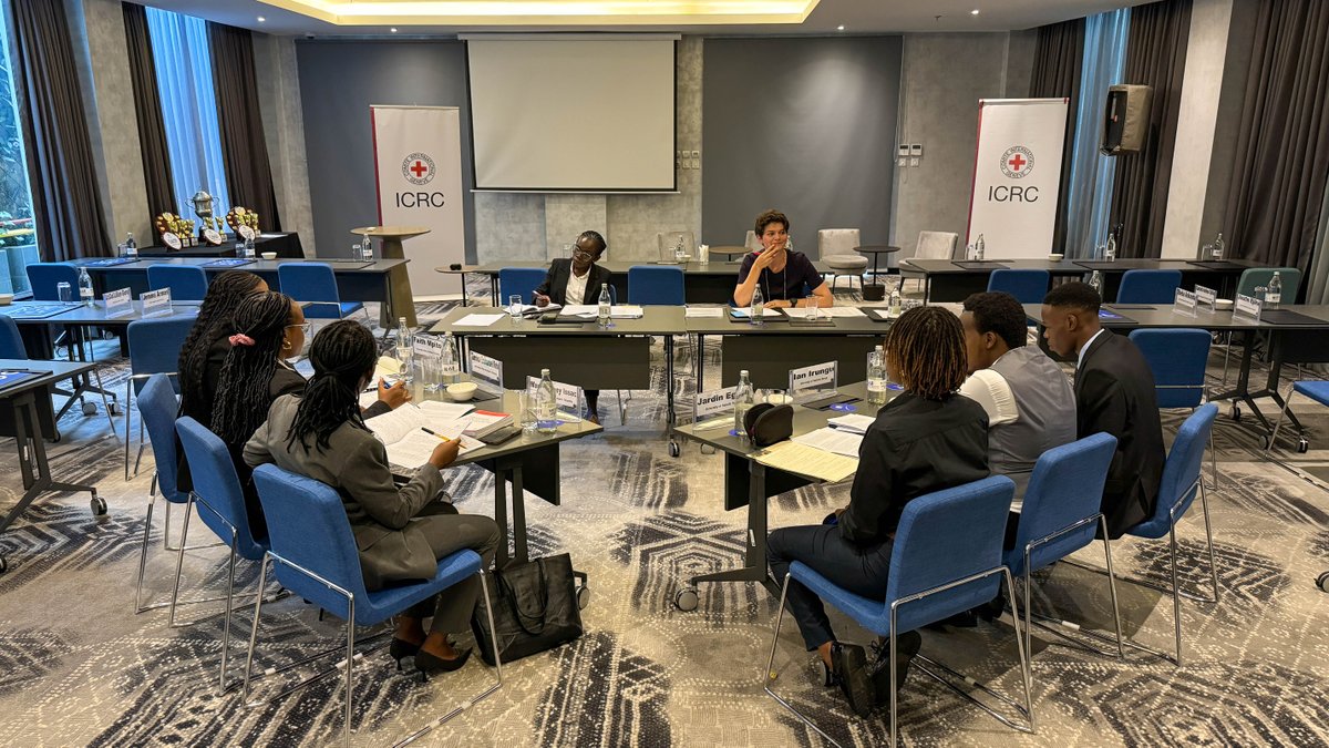 ICRC_Nairobi's tweet photo. And it’s an East African Derby! 🇰🇪 Kenya’s @UONbi returns to debate 🇹🇿 Tanzania’s @UdsmOfficial, tackling the issue of natural resource destruction during conflict under IHL. 

This was a fierce one! 🌍🔥 #AllAfricaIHL2024 #IHL https://t.co/LmB5O0qcn6