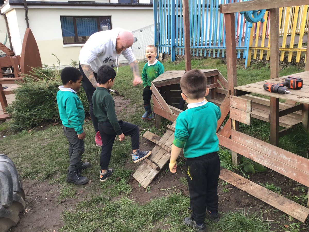StAndrewsNCML6's tweet photo. Another successful parent partnership event - Garden Tidy Afternoon. Thank you to our amazing hardworking parents the garden is looking amazing. All wooden resources freshly painted, Pirate-ship fixed and bulbs planted for the Spring.   😀🚢 https://t.co/YnbhIyKwJG