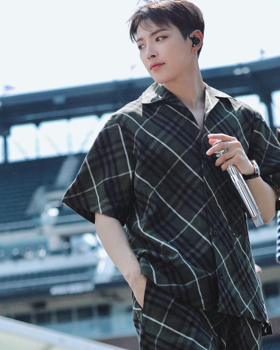 1024updates's tweet image. HAPPY HONGJOONG DAY

#SuperStarHongjoongDay 
#오래오래_같이_걸어갈_홍중날 #HONGJOONG