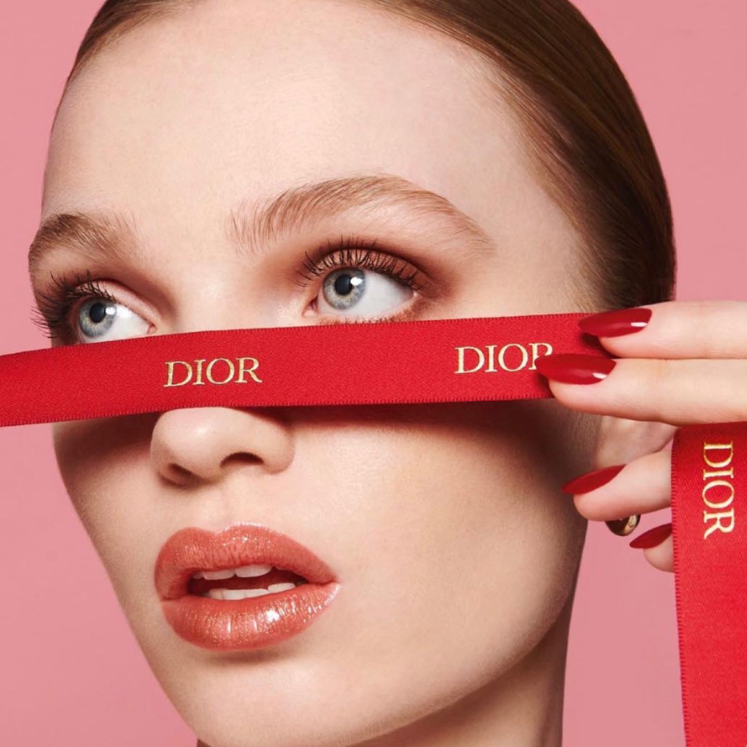 Signature tweet media