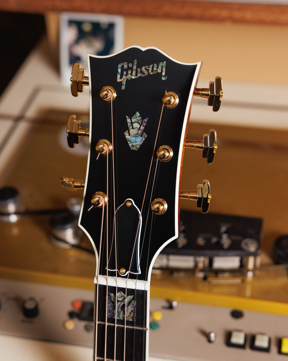 CustomGibson's tweet photo. Learn more about this stunning SJ-200 5A Maple in Wildfire Burst and the full Gibson Custom Select Collection here: https://t.co/ArOPZunu9N

#gibson #gibsoncustom #customselect #sj200 https://t.co/ZVre37c1et