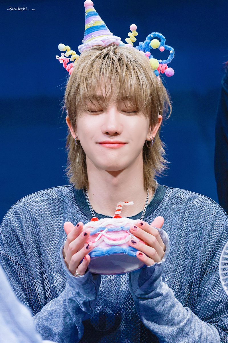 StarlightThe8's tweet photo. 생일 축하합니다~(ˊ˘ˋ*)♡

#캐럿의_큰나무_명호야_생일축하해
#XUperstar_THE8_Day

#디에잇 #THE8 #Minghao
#서명호 #徐明浩 #ミンハオ
#세븐틴 #SEVENTEEN https://t.co/y6lwbWYzp3
